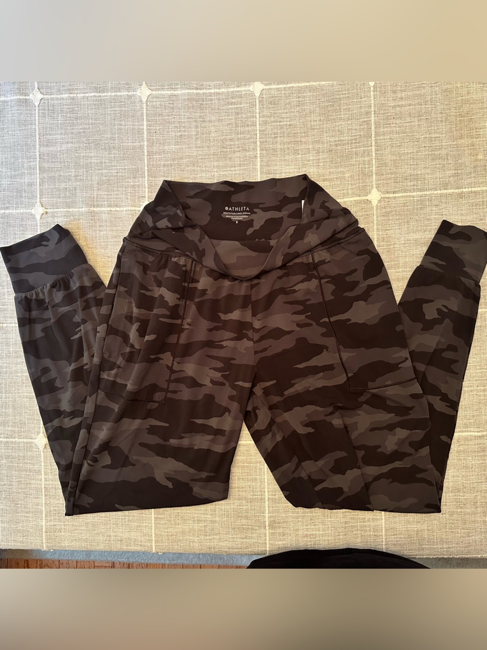 Athleta Salutation Camo Jogger Black Gray Pants Small  (#627874)